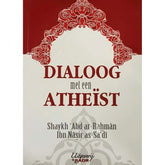 Boek met rood-wit omslag en islamitische patronen over dialoog met een atheïst